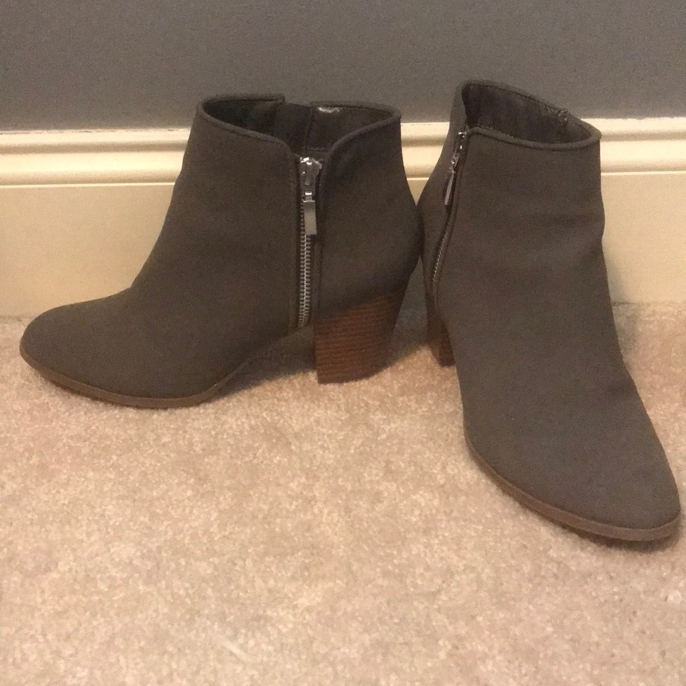 Taupe chunky heeled booties